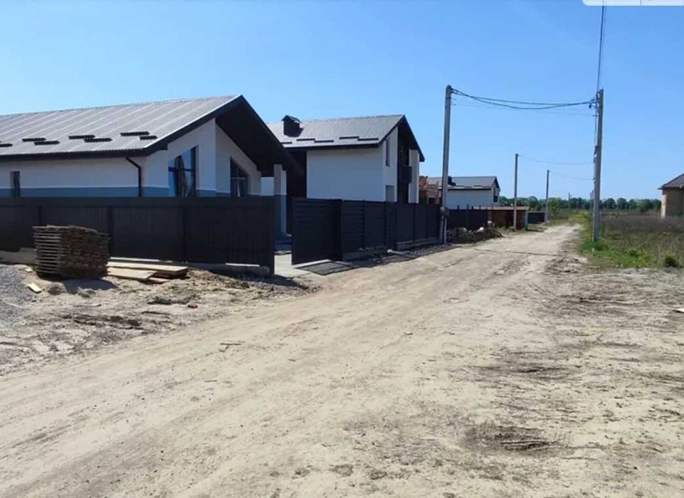 (3) Продам земельну ділянку в с.Бохоники 1736