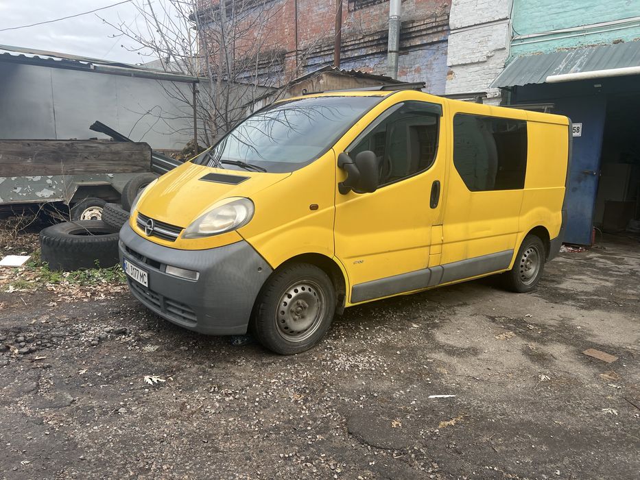 Автомобіль опель віваро 2004 року opel vivaro грузпас