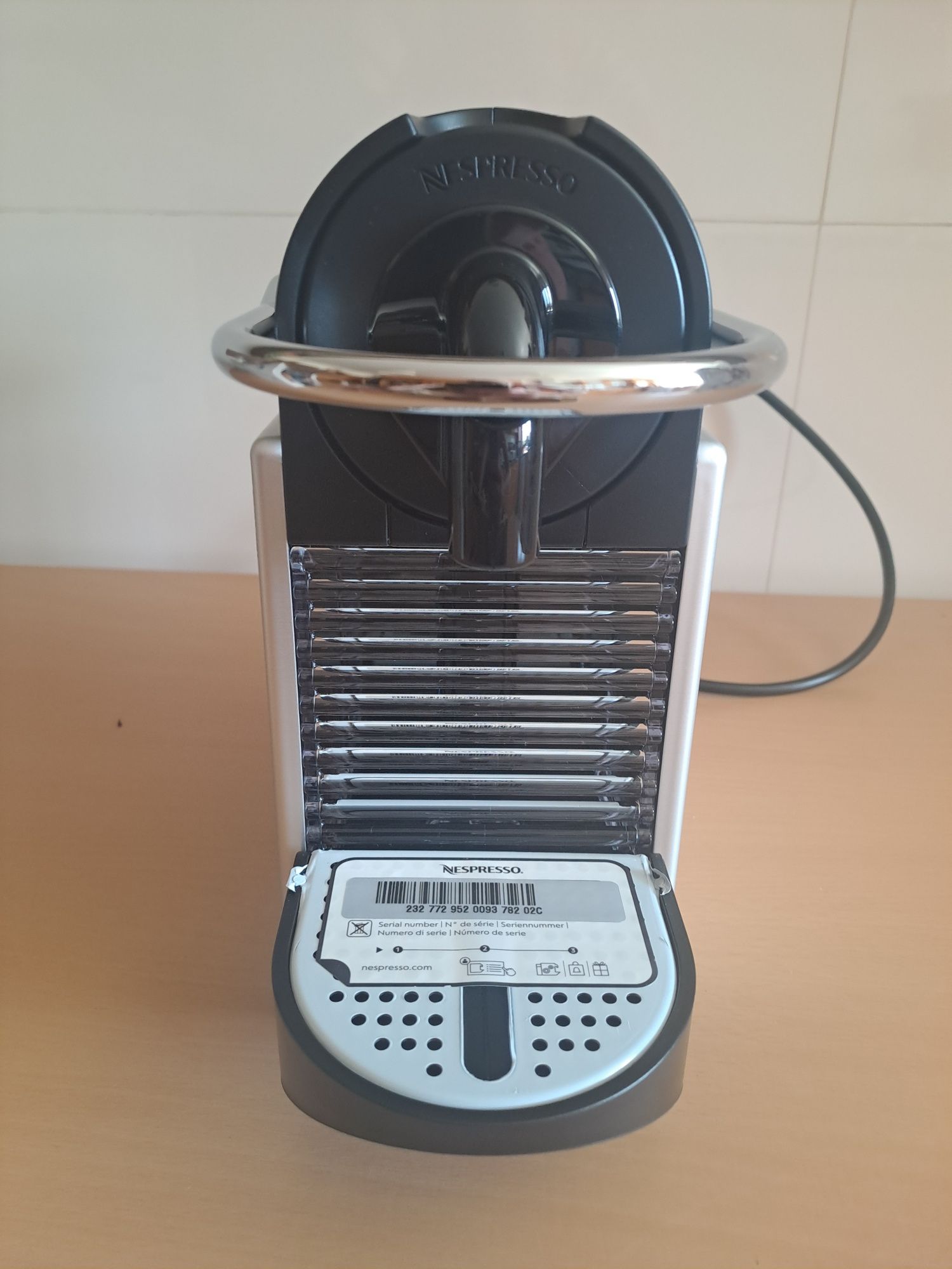 Máquina de café nespresso pixie nova