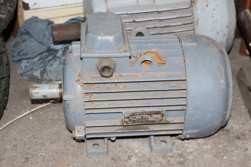 Електродвигун 4АМ100L6 (4АМ 100L6) 2,2 кВт 950 об / хв