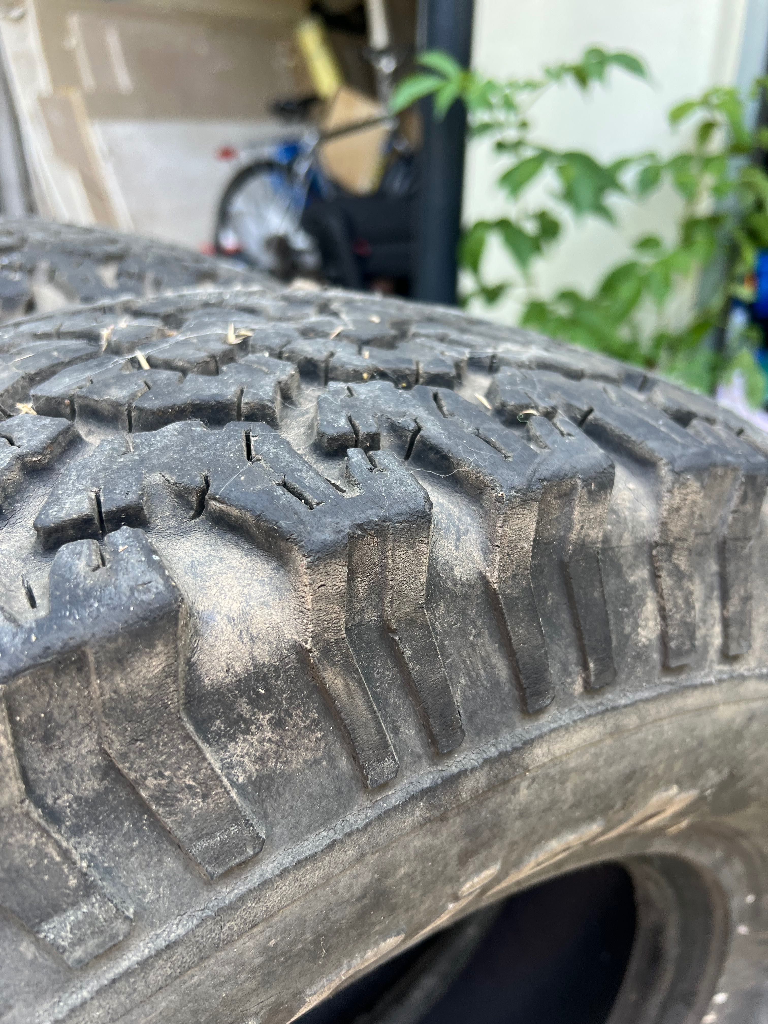 2x BFGoodrich Allterrain A/T LT265/75/R16