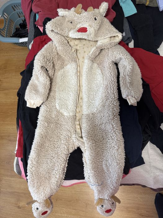 Комбінезони та куртки від народження до 1.5 років , пакетом