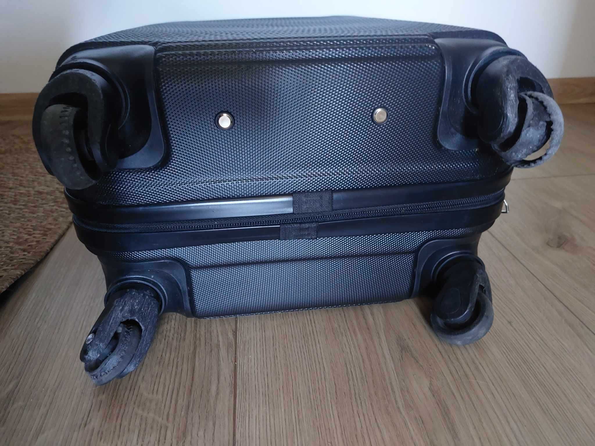 Walizka (uszkodzone kółka) 50 x 36 x 21