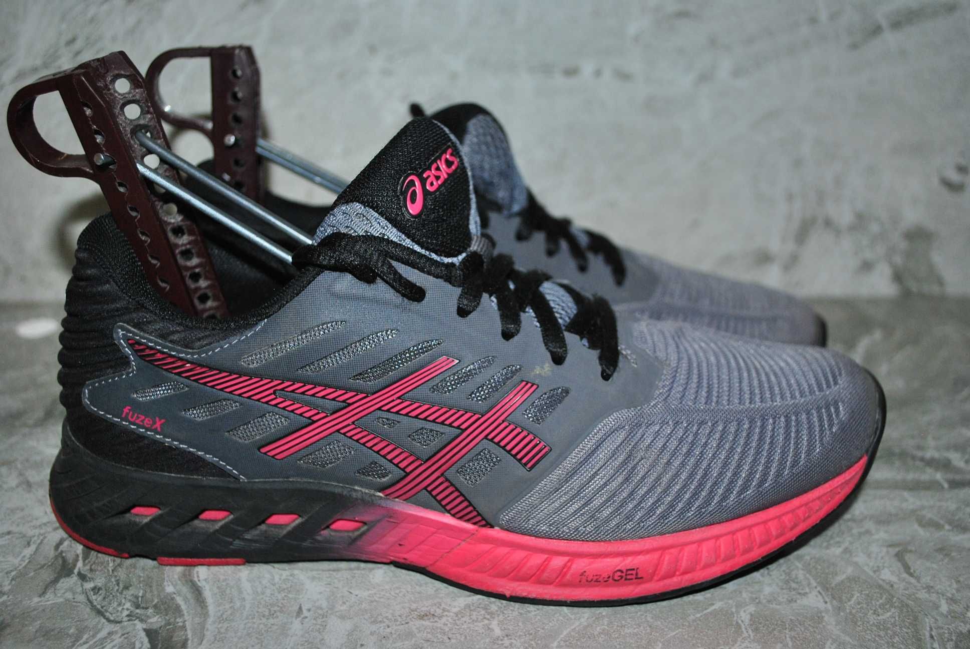 asics кроссовки38 р на девочку
