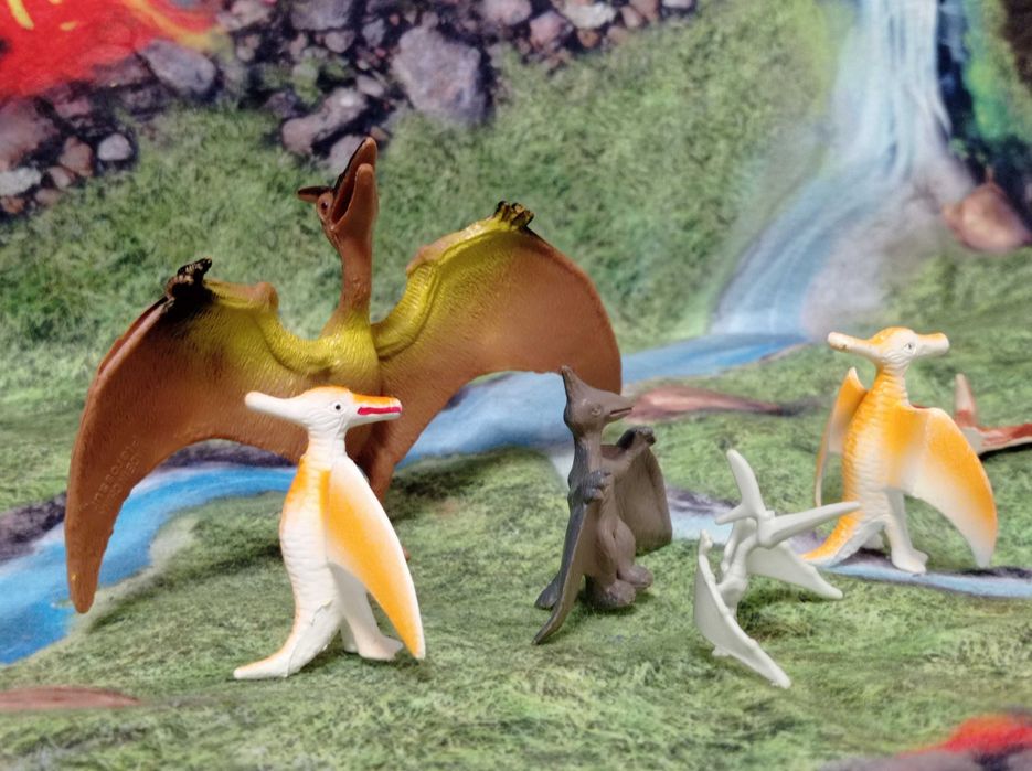 Фігурки динозаврів Птеранодон та інші