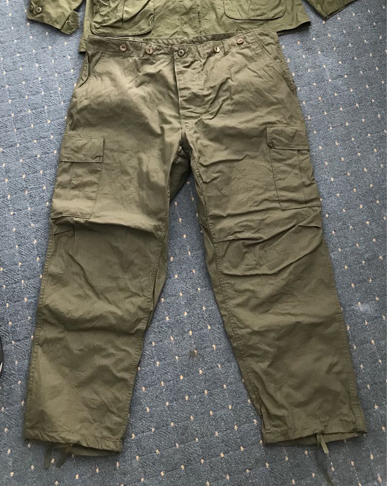 Wojskowe spodnie khaki