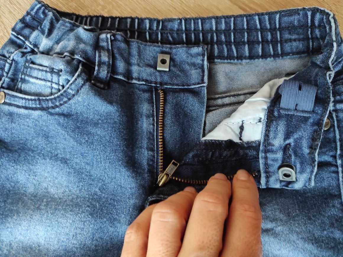 Dżinsy jeansy 116 z cekinami regulowane
