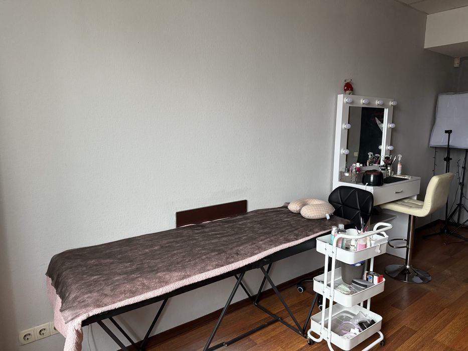 Оренда кушетки, місця лешмейкера