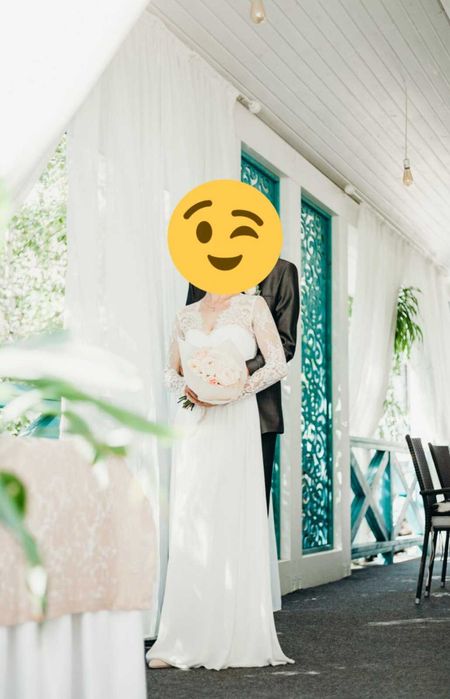 Продам елегантну весільну сукню б/в