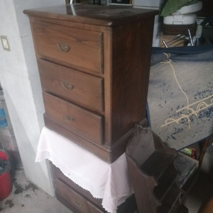 Mesinha de cabeceira nova