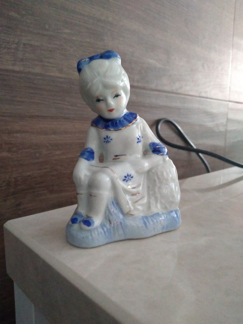 Porcelanowa figurka