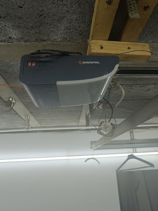 Napęd do bramy gareżowej