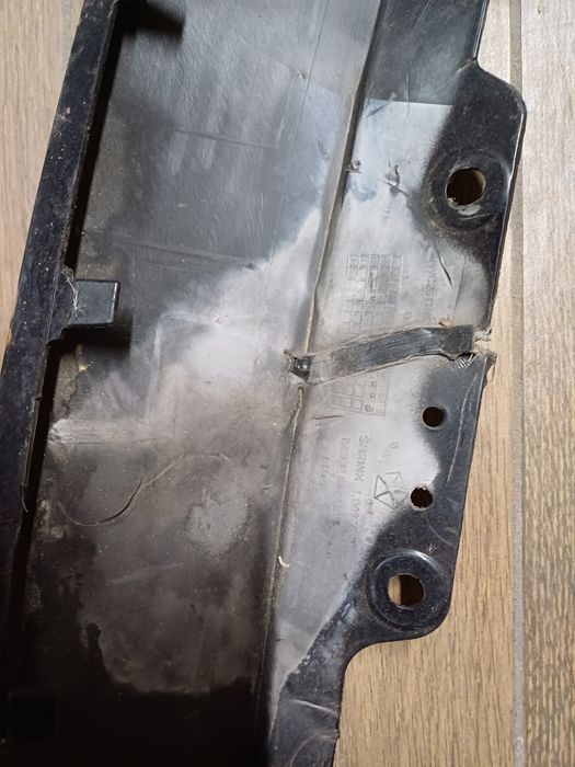 Кришка двигуна, сабля Dodge dart 2013рік