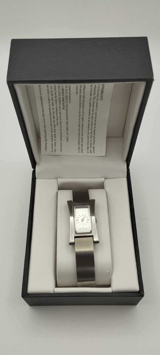 Posrebrzany damski zegarek Kenneth Cole