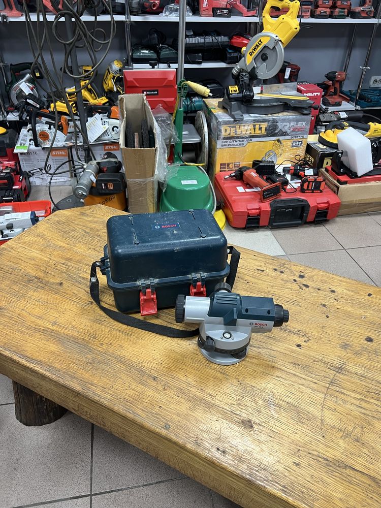 Нивелир нівелір Bosch GOL 20 G