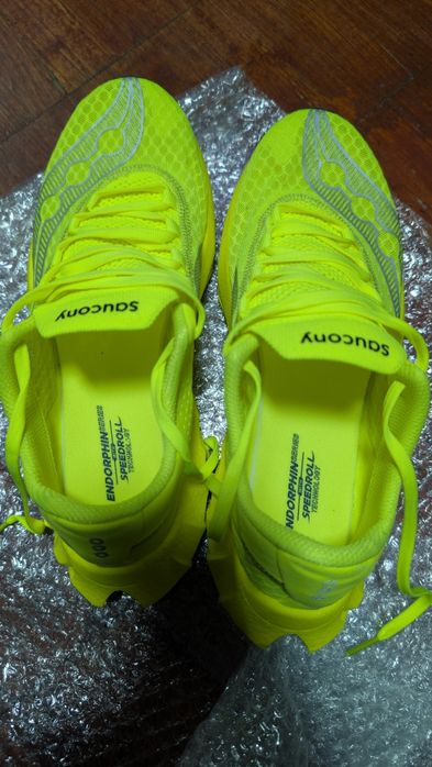 Saucony endorphin pro 4 карбонові кросівки для бігу 42 розмір