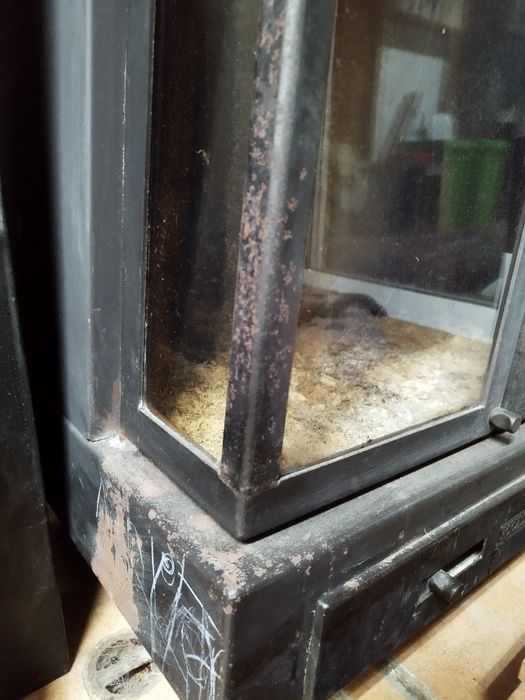 Lareira de parede a lenha