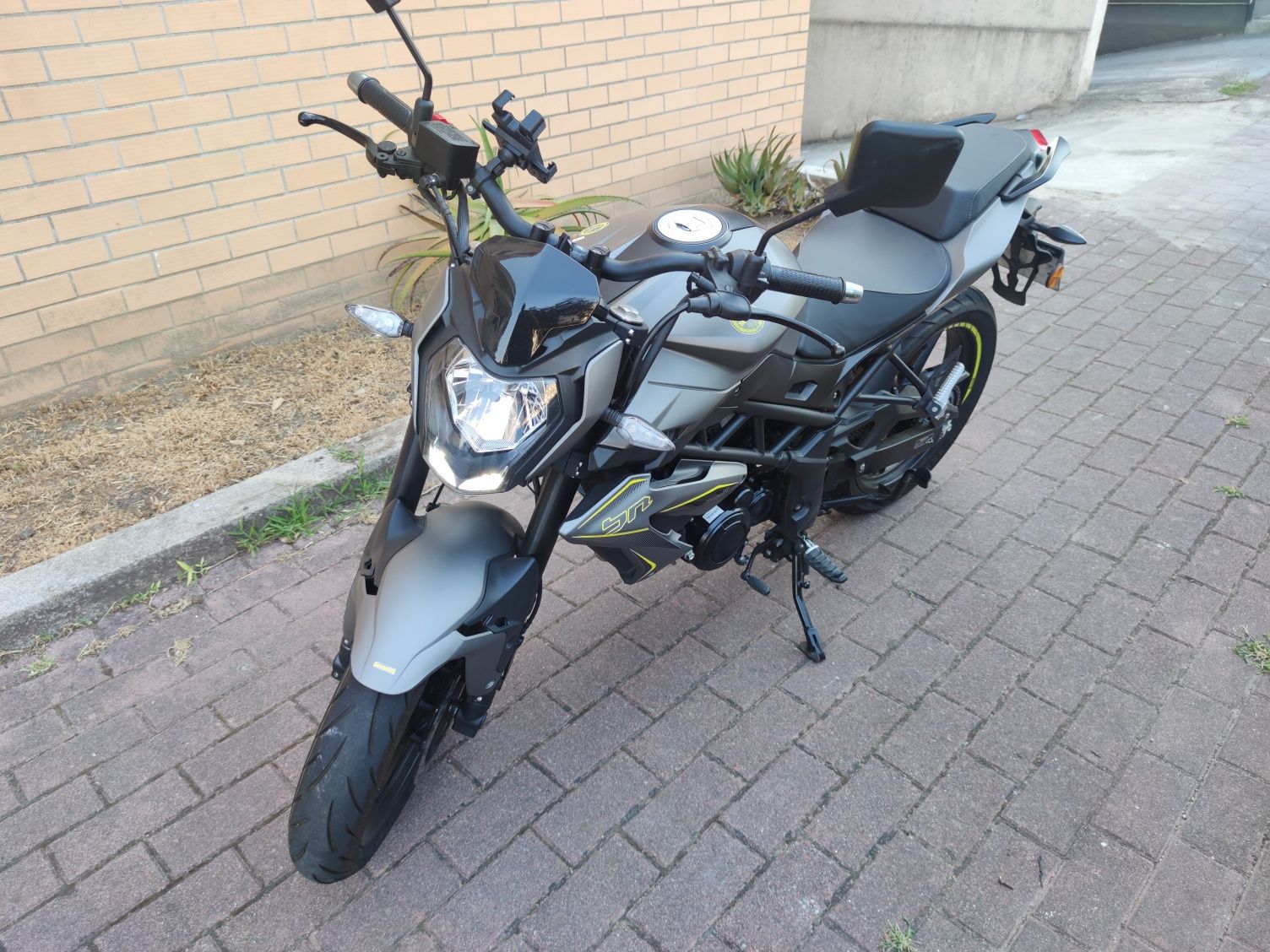 Mota Benelli bn 125