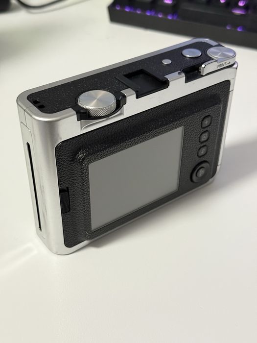 Aparat Fujifilm Instax Mini Evo (drukujący zdjecia)