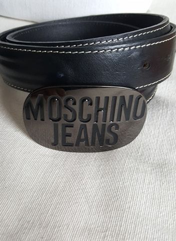 Vendo cinto em pele genuína Moschino