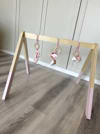Little dutch baby gym drewniany pałąk z zabawkami ocean pink różowy