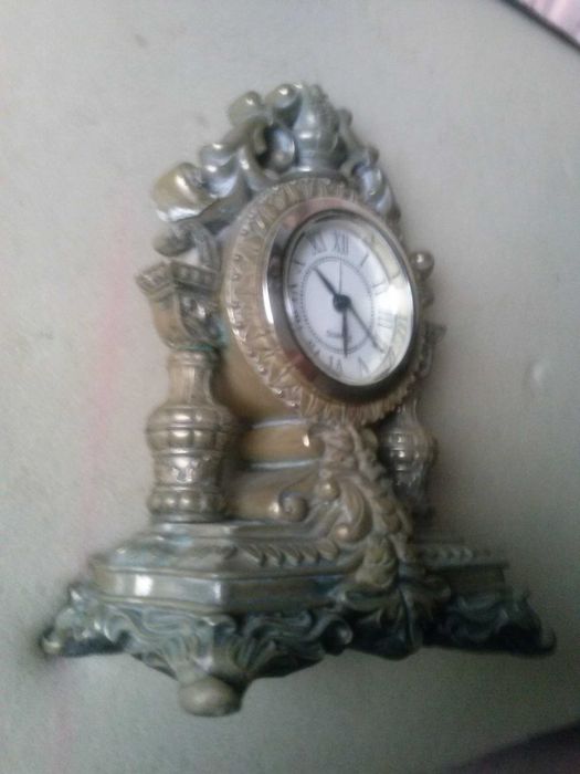 Zegar kominkowy kwarcowy z budzikiem, 190 zł.