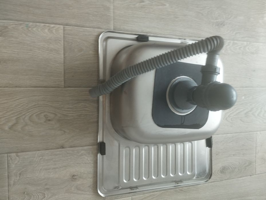 Мийка з нержавійки ,58*48,разом з зливним сифоном