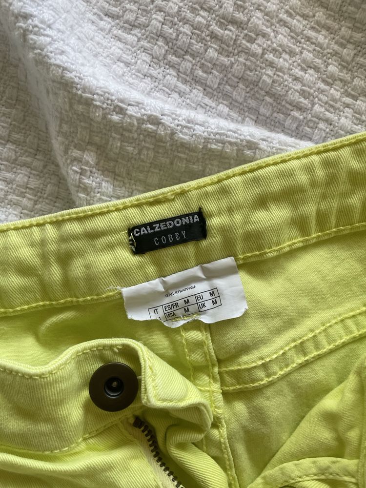 Limonkowe krótkie spodenki calzedonia M