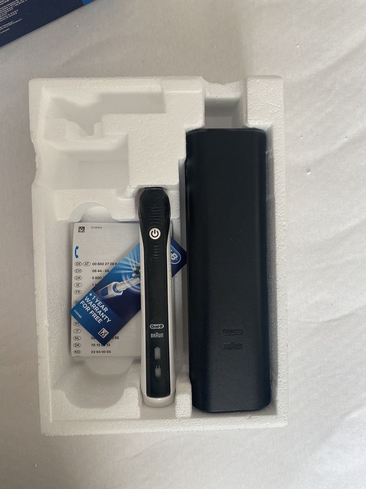 Szczoteczka rotacyjna ORAL-B PRO 2 2500 Czarny