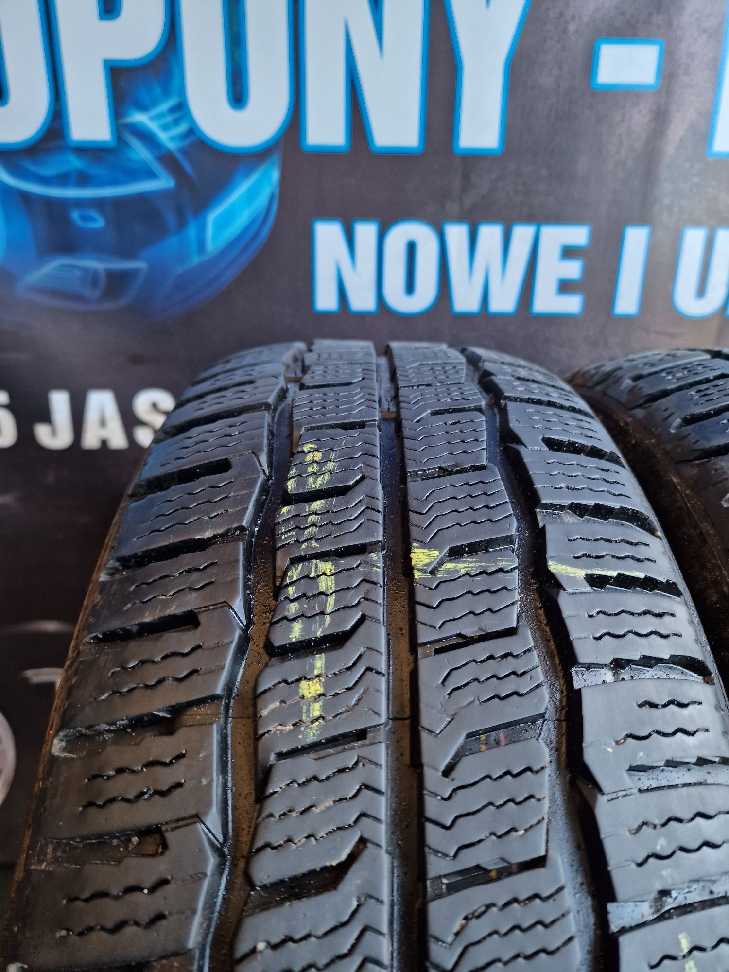 Opony zimowe 215/60/17C Kumho wzmacniane Para 8.7mm
