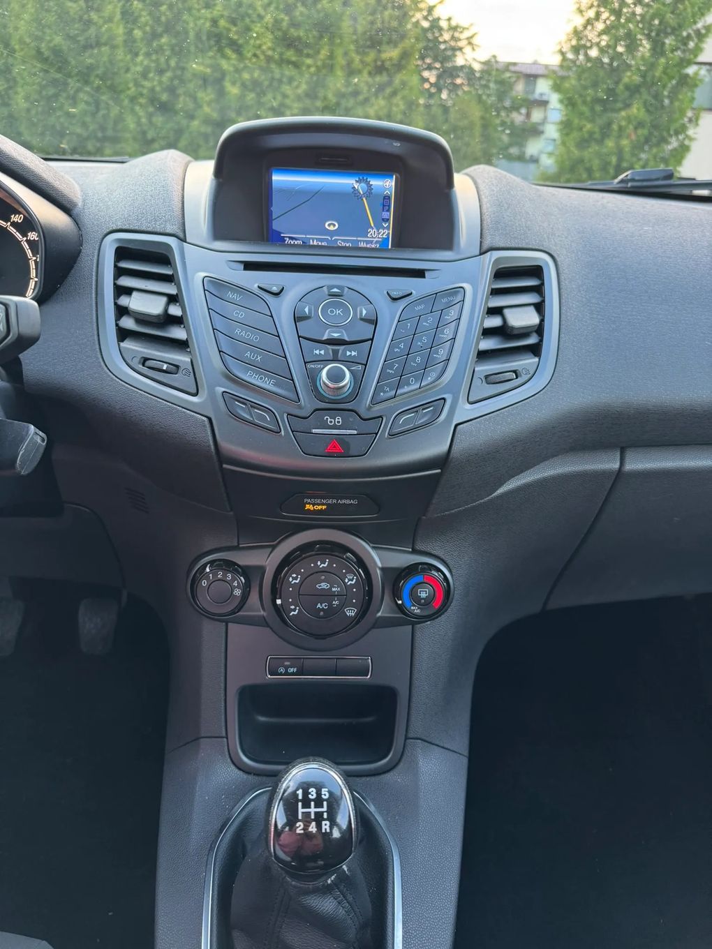 Ford Fiesta Ford Fiesta Style SYNC 1.6 TDCi 95KM, Navi, Hak, nowy rozrząd
