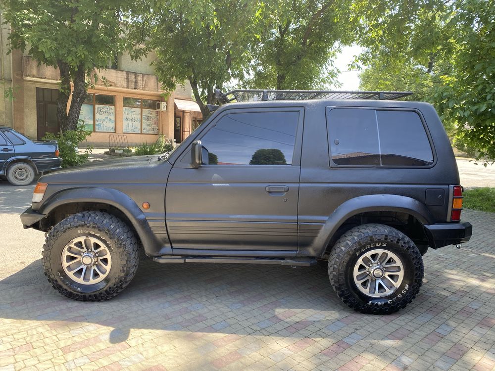 Mitsubishi Pajero 2