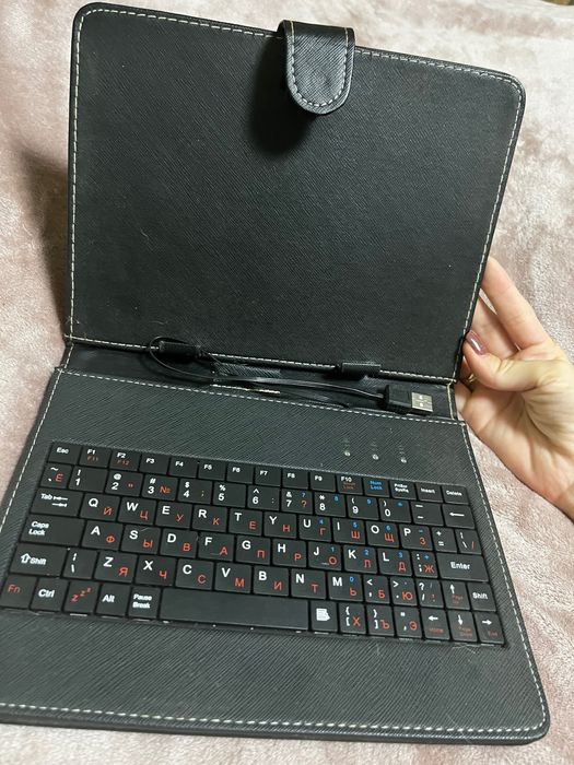 Чохол клавіатура для планшету