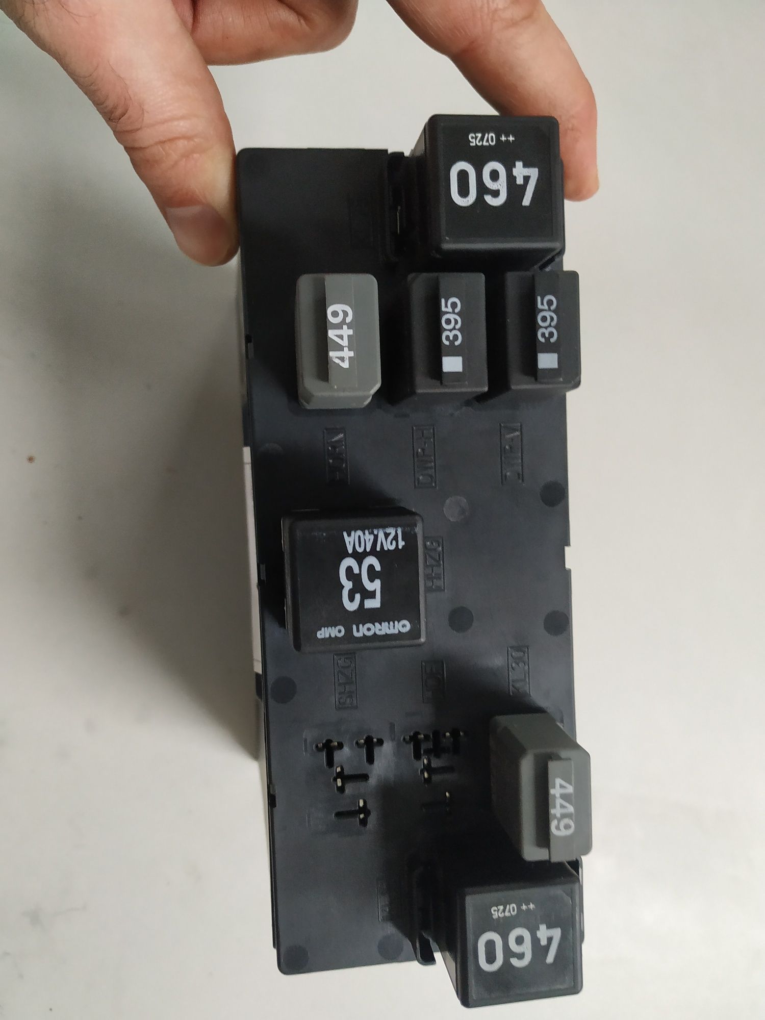 Vendo caixa de fusíveis wv