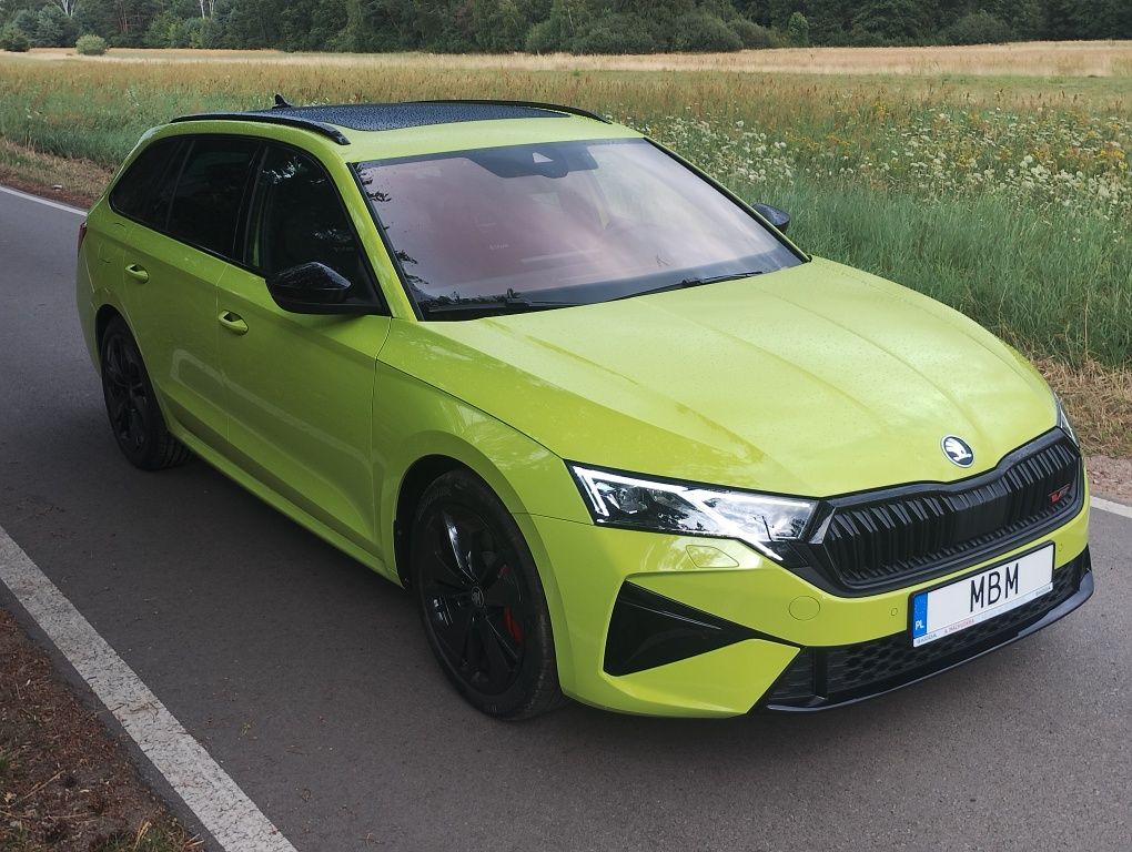 Skoda Octavia Vrs 2025 to wypożyczalnia wynajem MBM