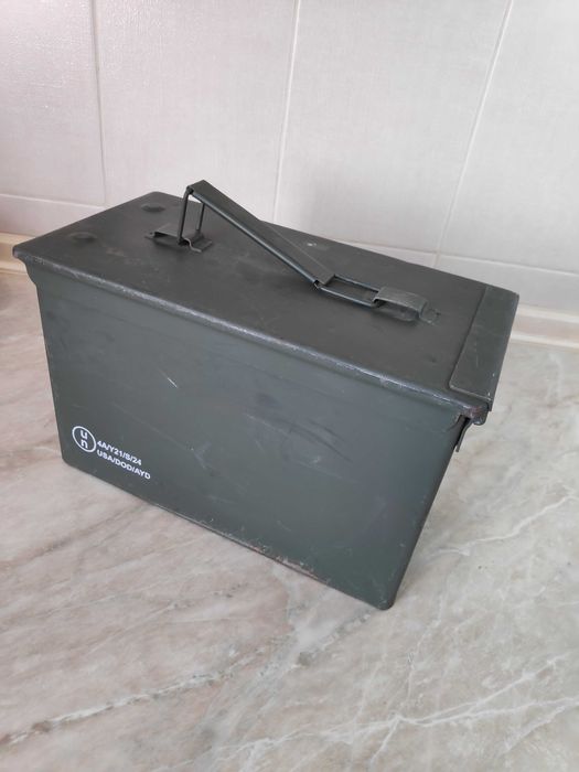 Ящик металевий, герметичний