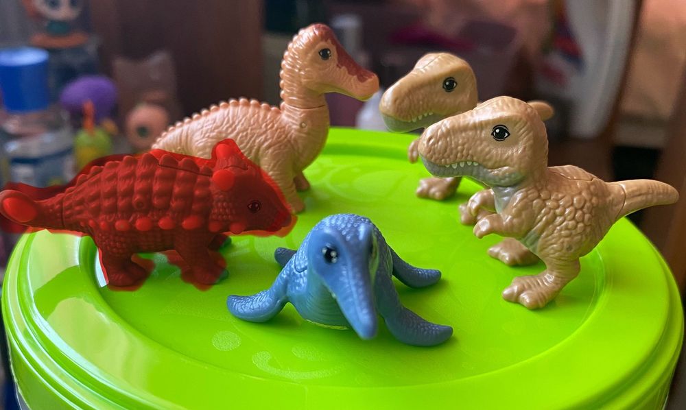Кіндер динозаври натунс фігурки 2025-2026 року