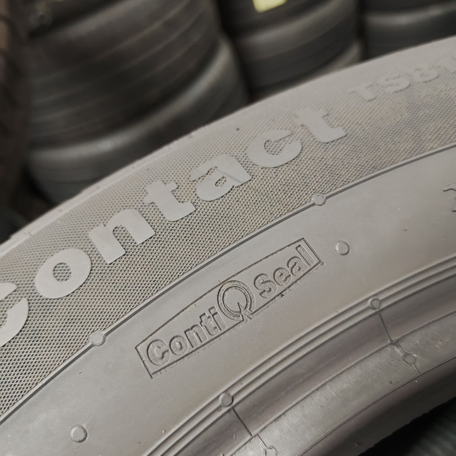 215/60/16 Sprzedam parę opon całorocznych Continental