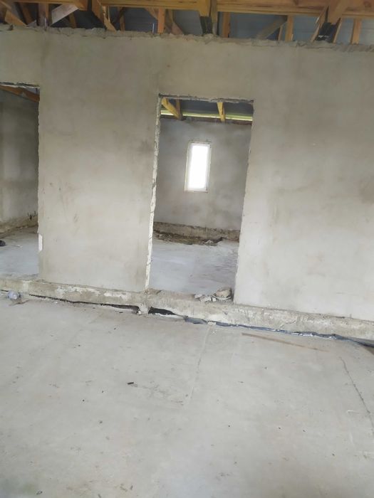 Новий будинок з комунікаціями.Ціну знижено з терміновістю продажу.Торг