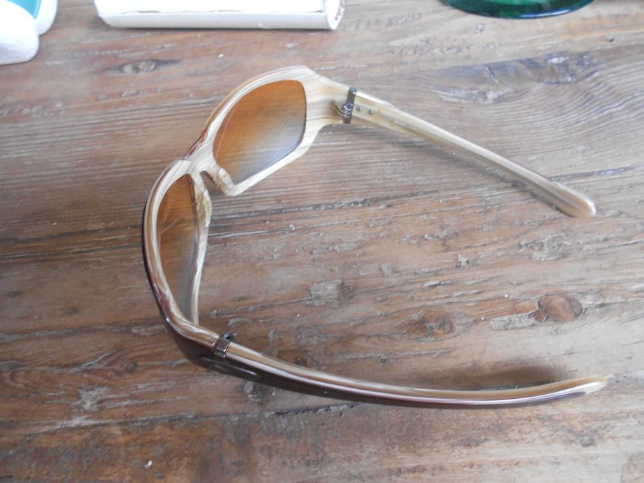 Oculos antigos vintage Oakley e design original Fatima Lopes