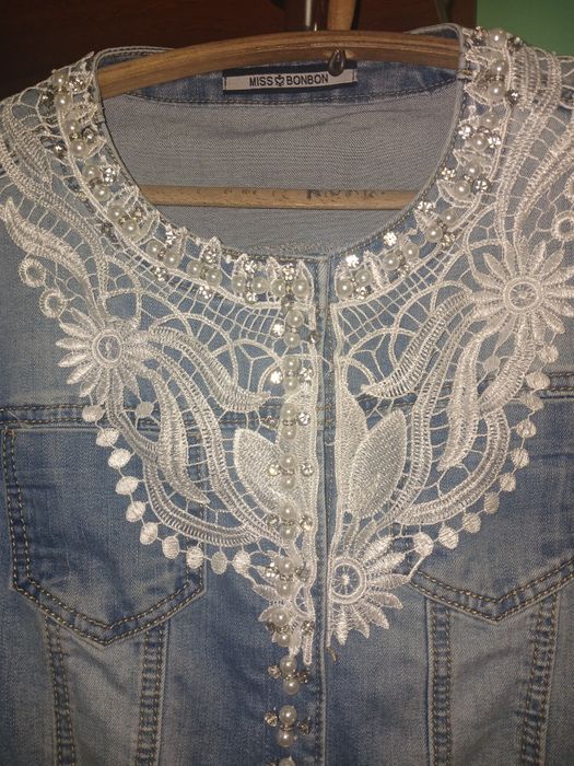 Джинсова куртка.