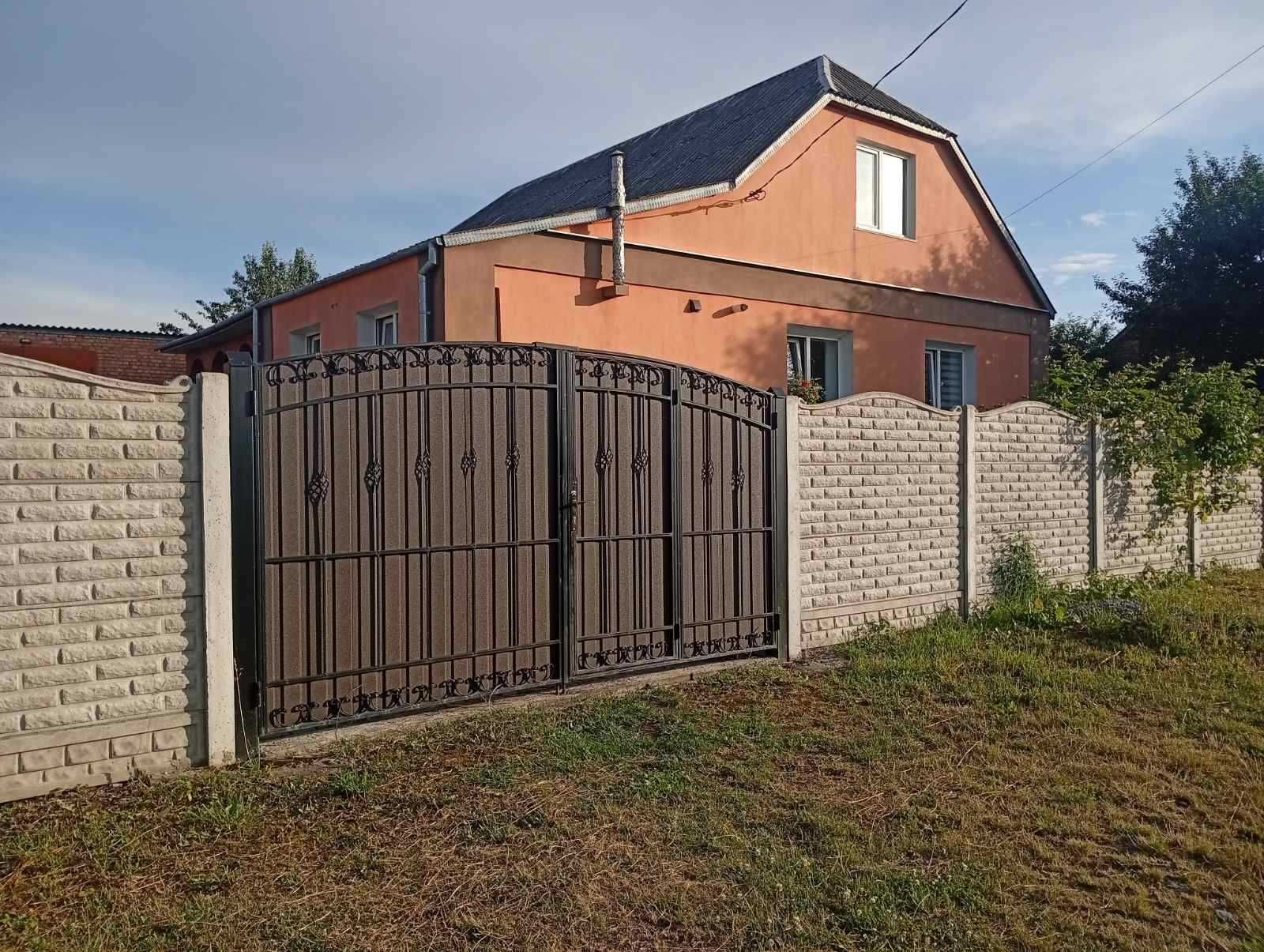 Хороший будинок для сім'ї поруч міста(с.Шаровечка).