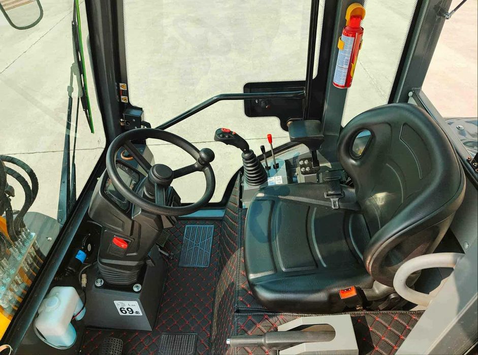 Nowa ładowarka teleskopowa Bultra K1090T silnik Kubota miniładowarka