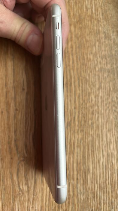 iPhone 11 branco em excelente estado