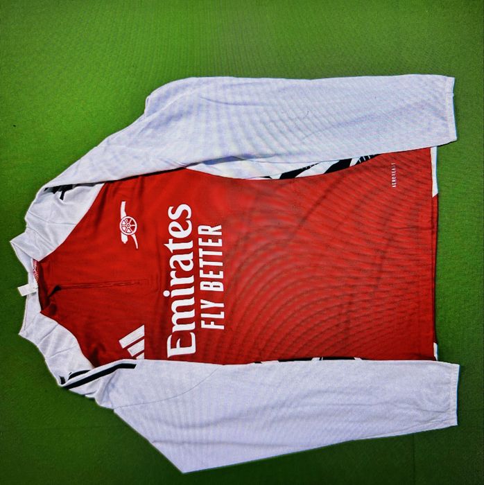 Nowy komplet treningowy Arsenal FC (rozmiar M) – bluza + spodnie.