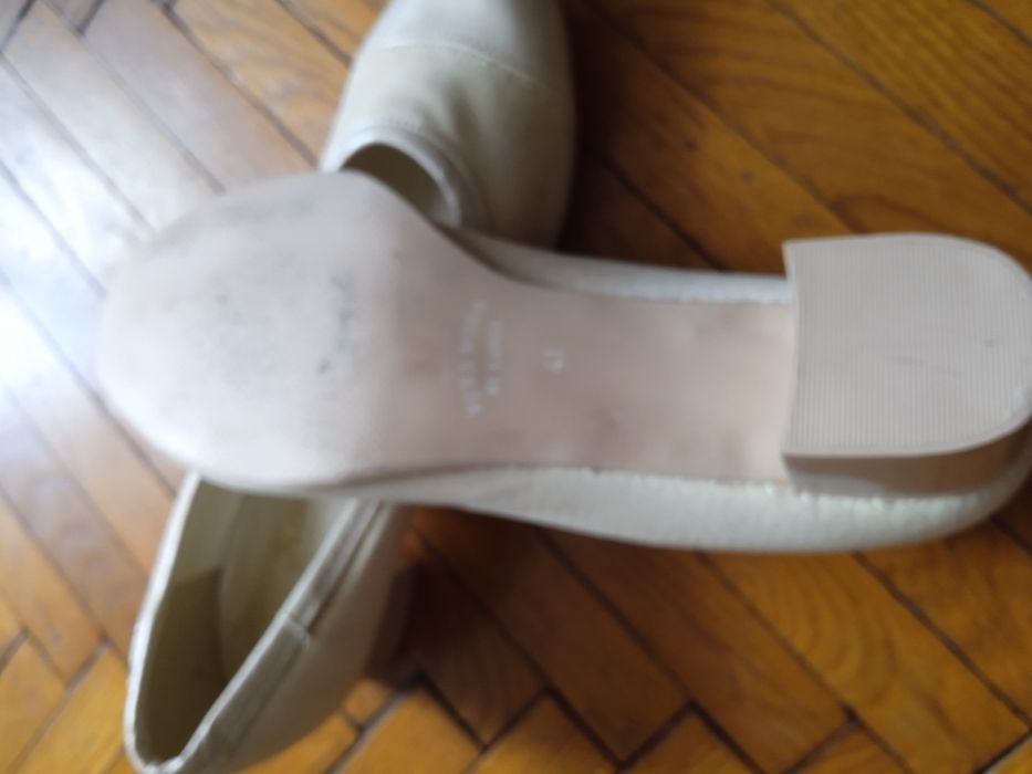 Туфлі бежеві б/ у