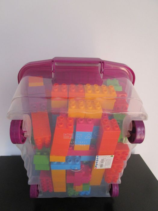 Vendo conjunto de "legos" / blocos de construção c/ 235 peças da Kozzi