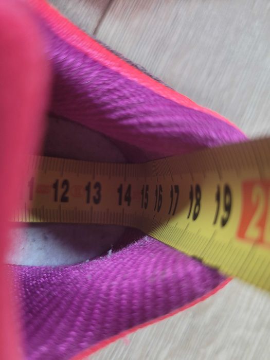 Adidasy Nike na rzepy rozm. 23,5