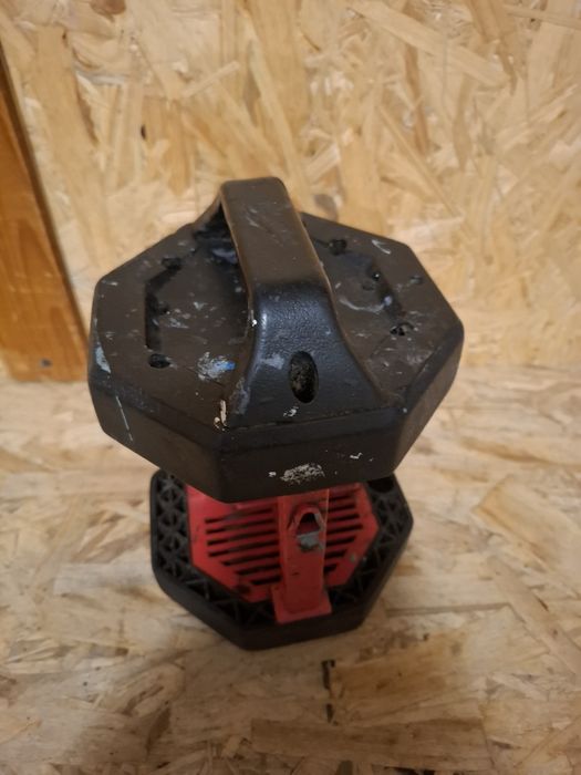 Latarka reflektor akumulatorowy Milwaukee M18AL