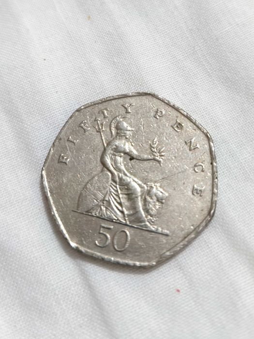 50 pence 1999 rainha Elizabeth II moeda britânica rara